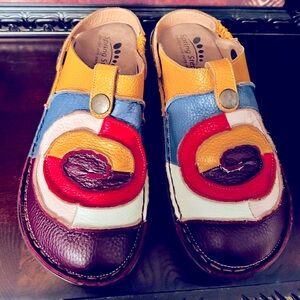 Spring Step leather clogs. Excellent condition.